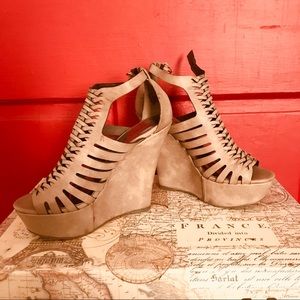 Brand New Madden Girl Welch Platform Hirachi Wedge