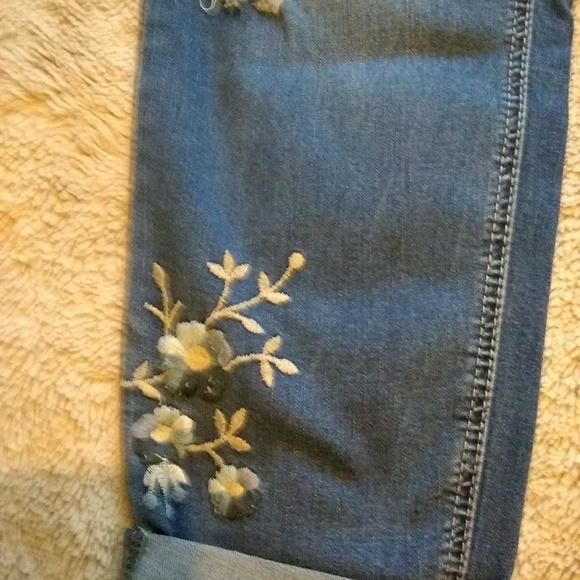 SOLD 🎉"ZANADI" Authentic Woman's Jeans! - Picture 6 of 6