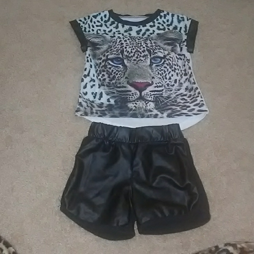 Girls snow leopard shorts outfit