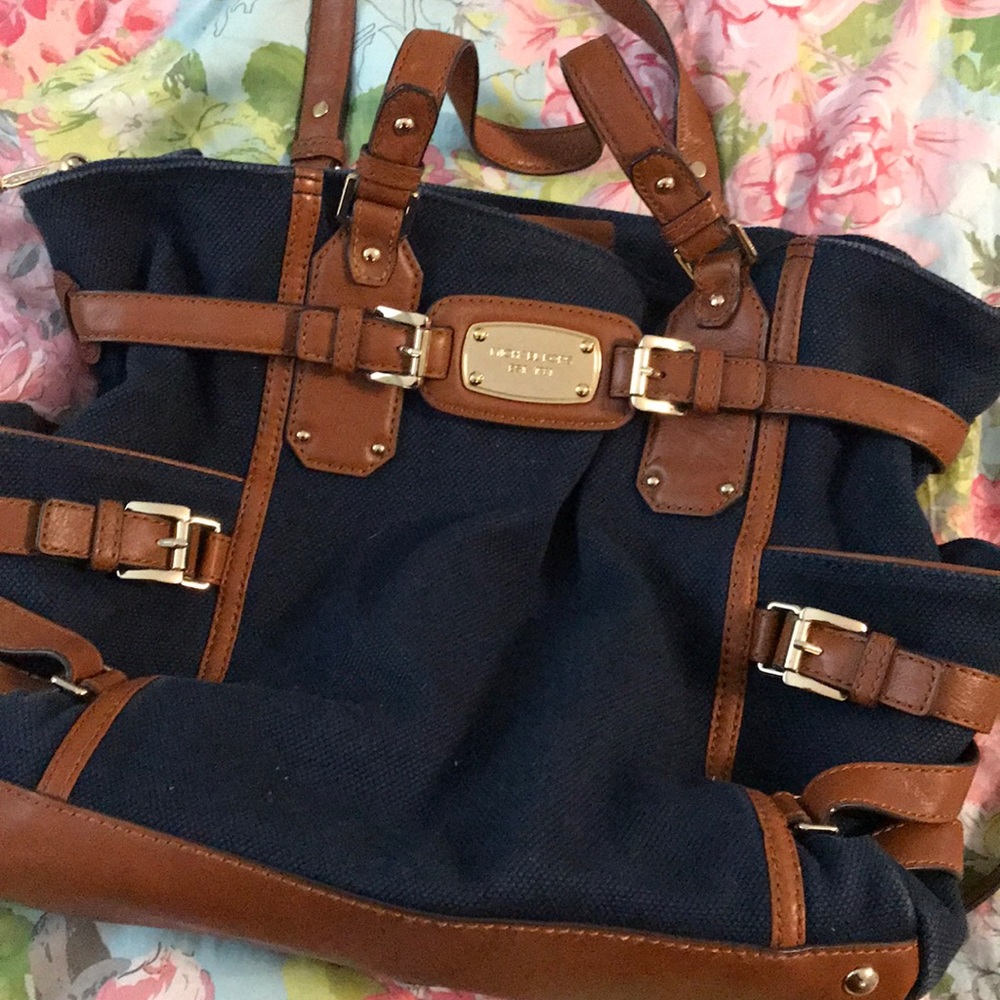 Michael kors purse