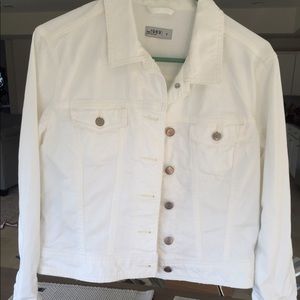 Women’s Gap jeans jacket, white - like new!