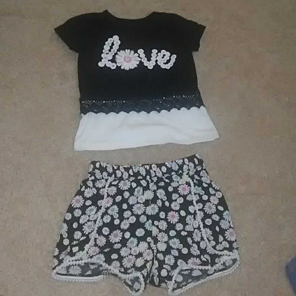 Girls love flower power summer outfit