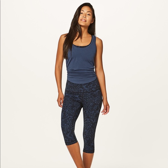 lululemon athletica Pants - Lululemon Wunder Under Hi-Rise 1/2 Tight