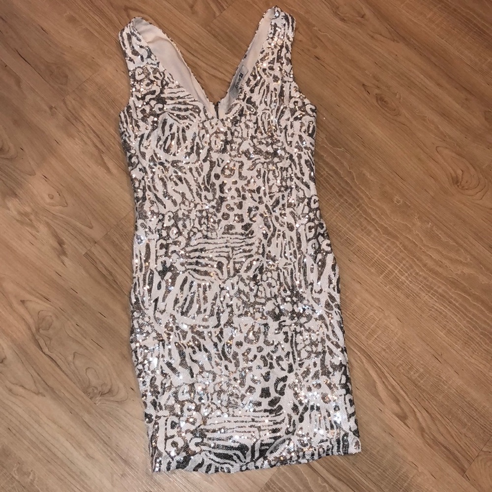 Complete sequined minidress size small