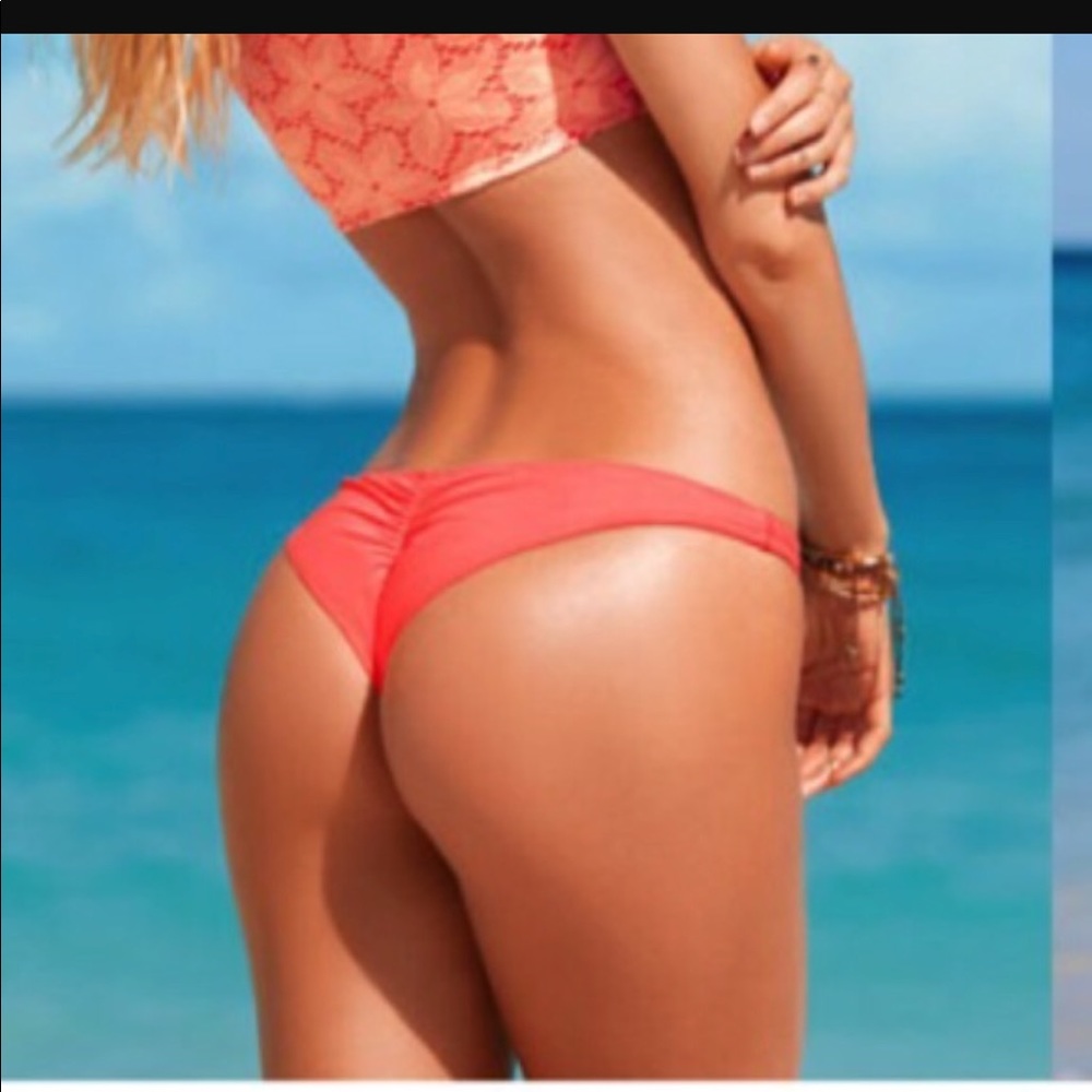 Victoria’s Secret Itsy Bikini Bottoms 💕