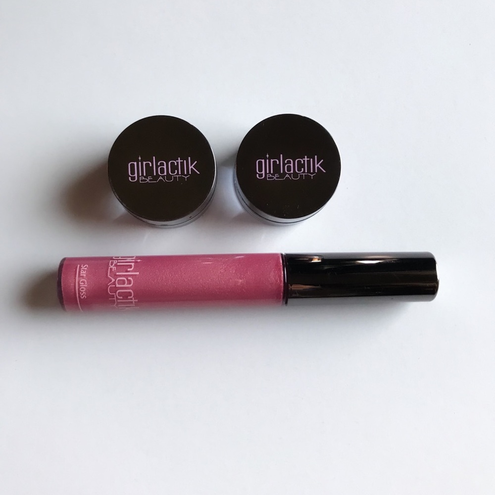 Trio of glitter eyeshadow pigments and lipgloss