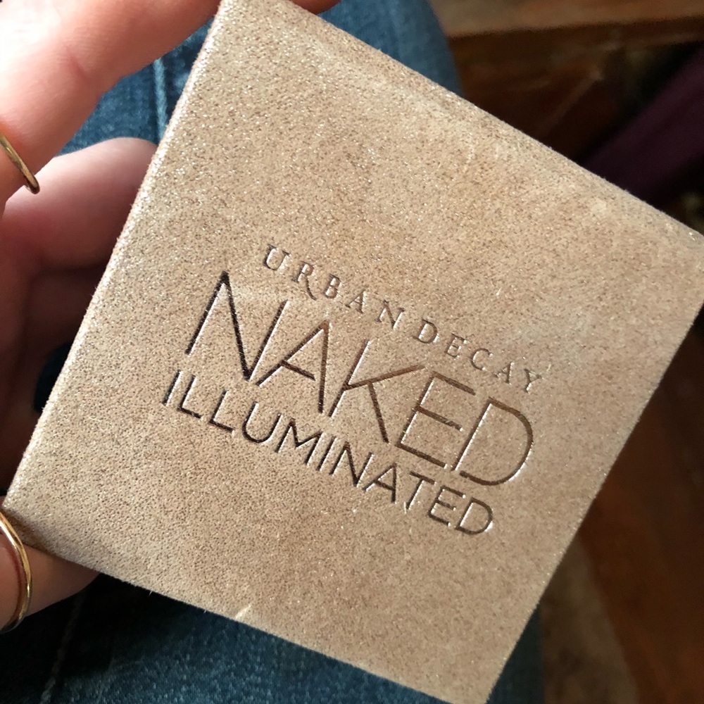 ✨URBAN DECAY LUMINOUS ILLUMINATOR HIGHLIGHT POWDER