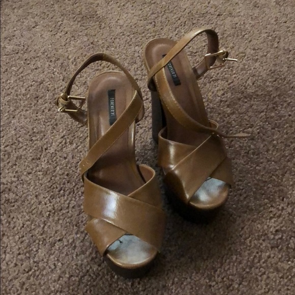 Heels - Picture 2 of 2