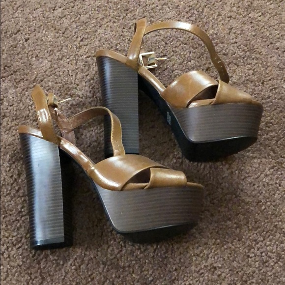 Heels - Picture 1 of 2