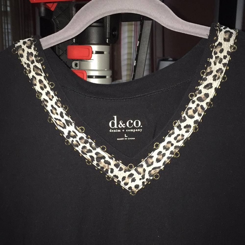 Cute v neck embellished Top