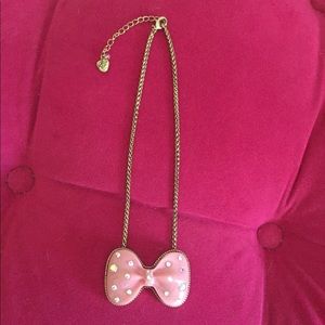 Betsey Johnson bow necklace