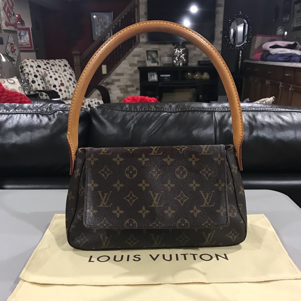 Auth 100% Louis Vuitton Mini  Looping Bag.
