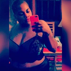 Meet your Posher, Ayres nichole