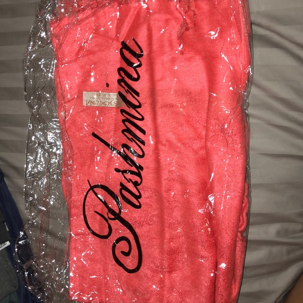Pashmina PINK! 70% Pashmina 30% silk. Never used