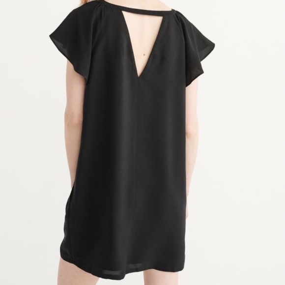 Black shift dress with flutter sleeves - Picture 2 of 3