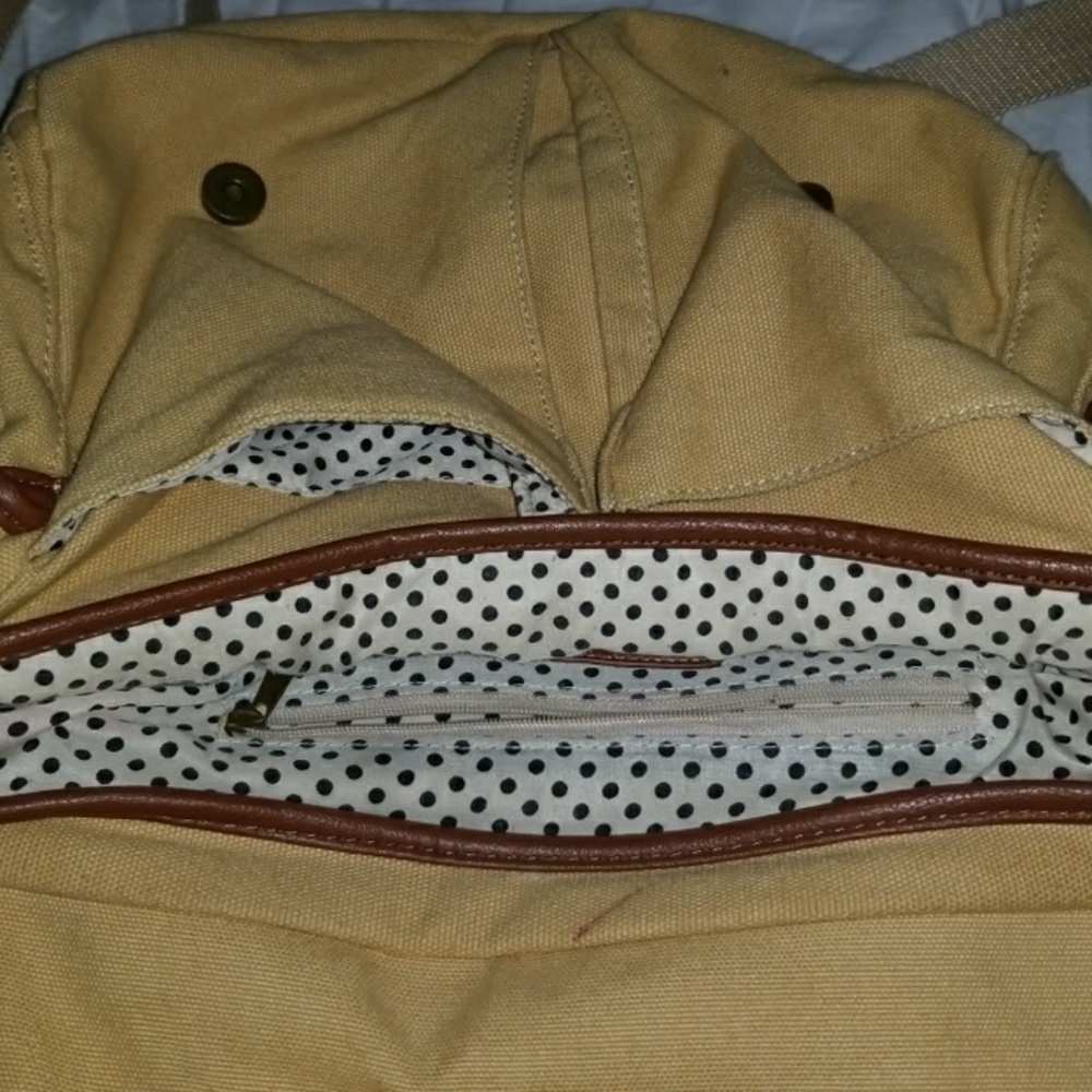 Crossbody - Picture 2 of 4