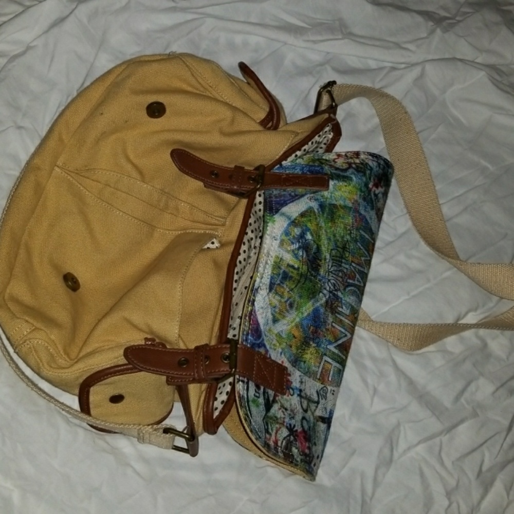 Crossbody - Picture 4 of 4