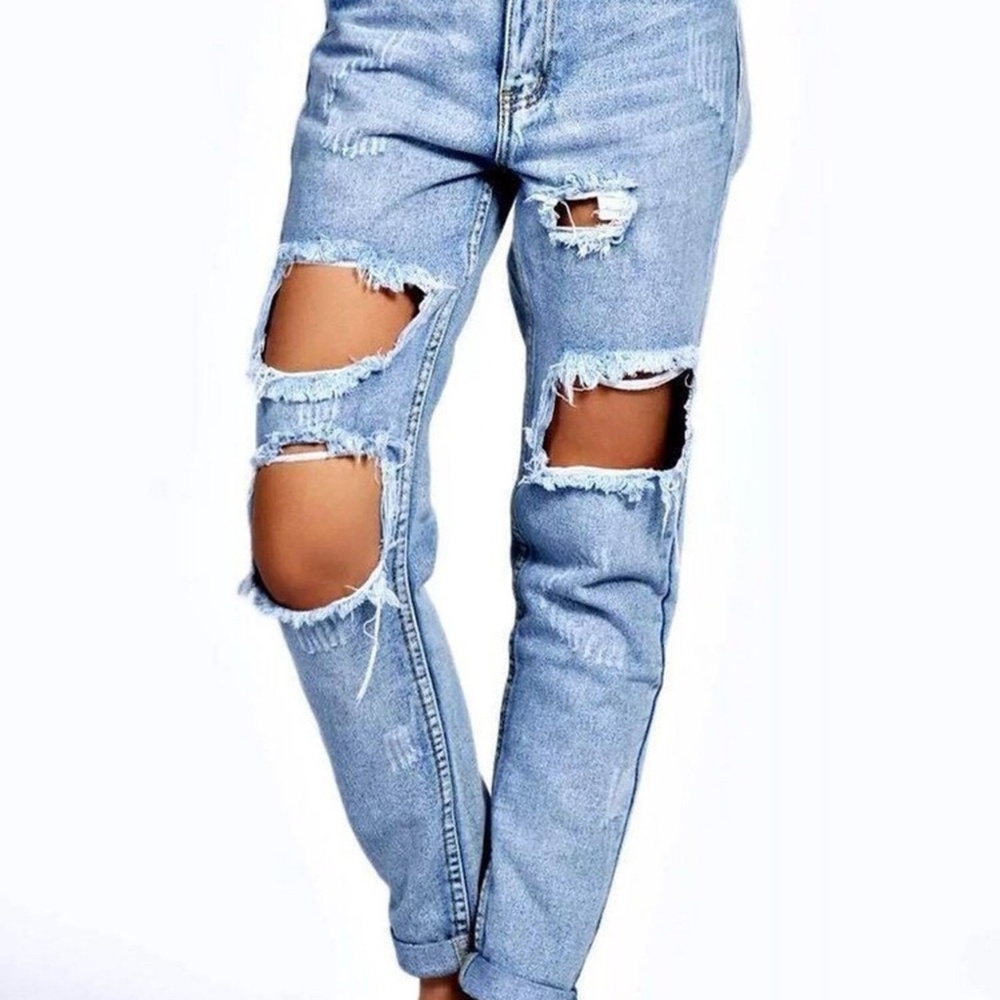 ❌❌SOLD❌❌ BOOHOO DISTRESSED DENIM JEANS