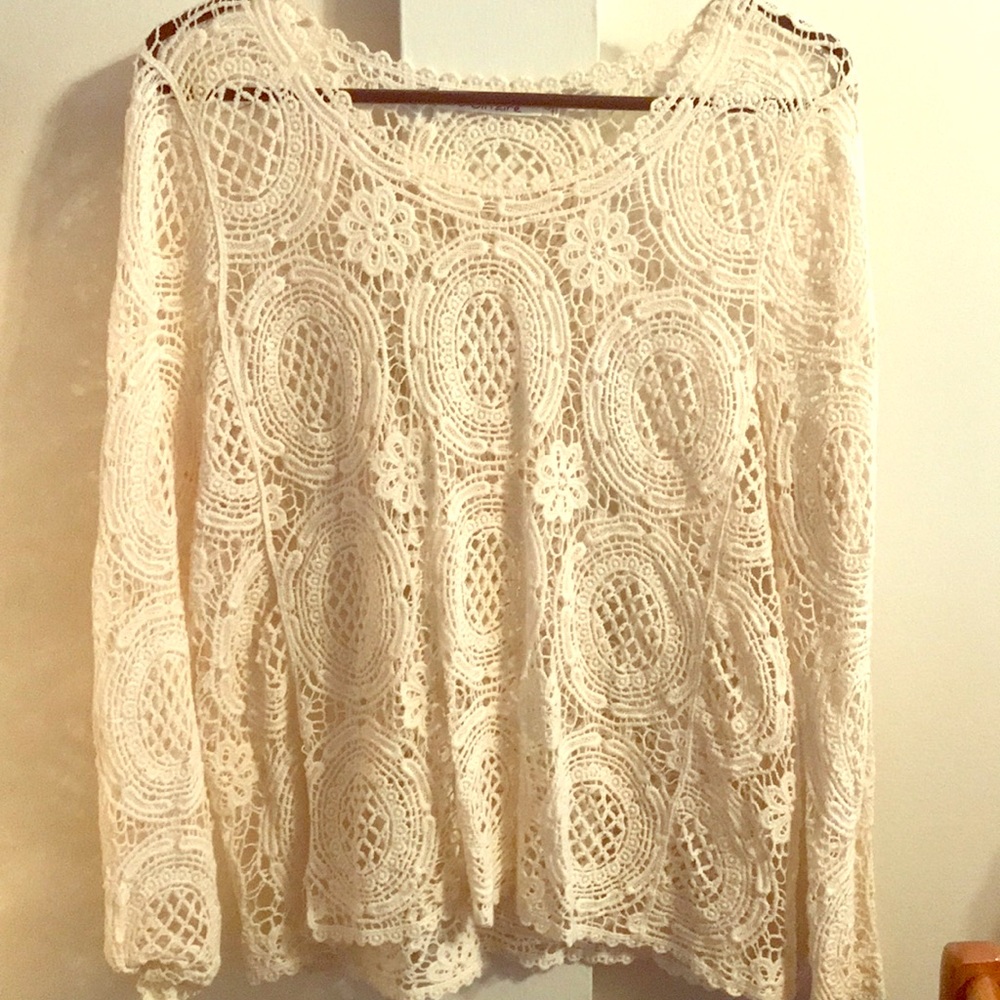 Gorgeous crochet blouse.
