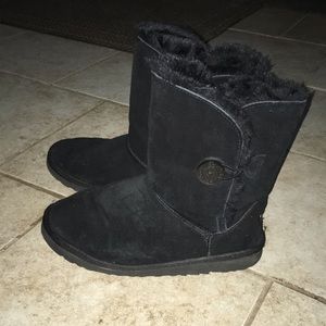 Authentic Ugg black Bailey button