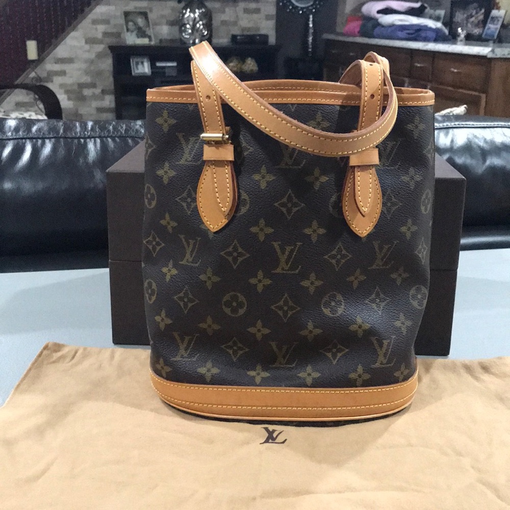 Authentic Louis Vuitton Bucket Bag