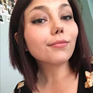 Meet your Posher, Abigail