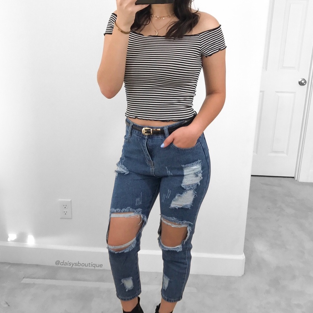 ❤️CLEARANCE❤️ high waisted ripped boyfriend jeans - Picture 1 of 3