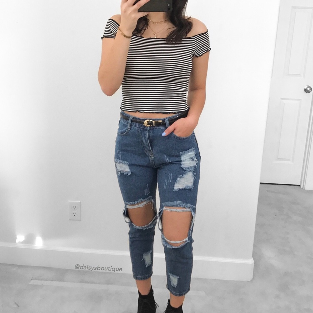 ❤️CLEARANCE❤️ high waisted ripped boyfriend jeans - Picture 2 of 3