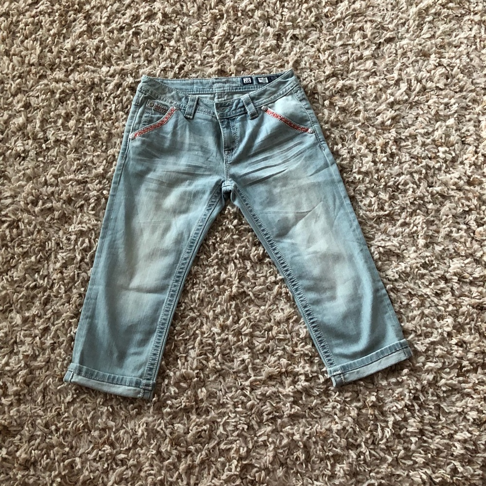 EUC miss me mid rise capris