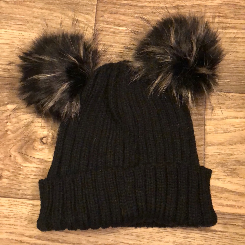 Black Pom-Pom Beanie