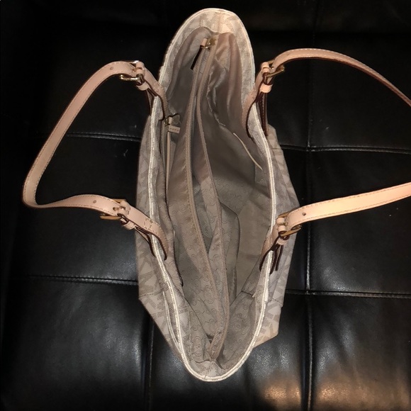 Michael Kors purse - Picture 5 of 5