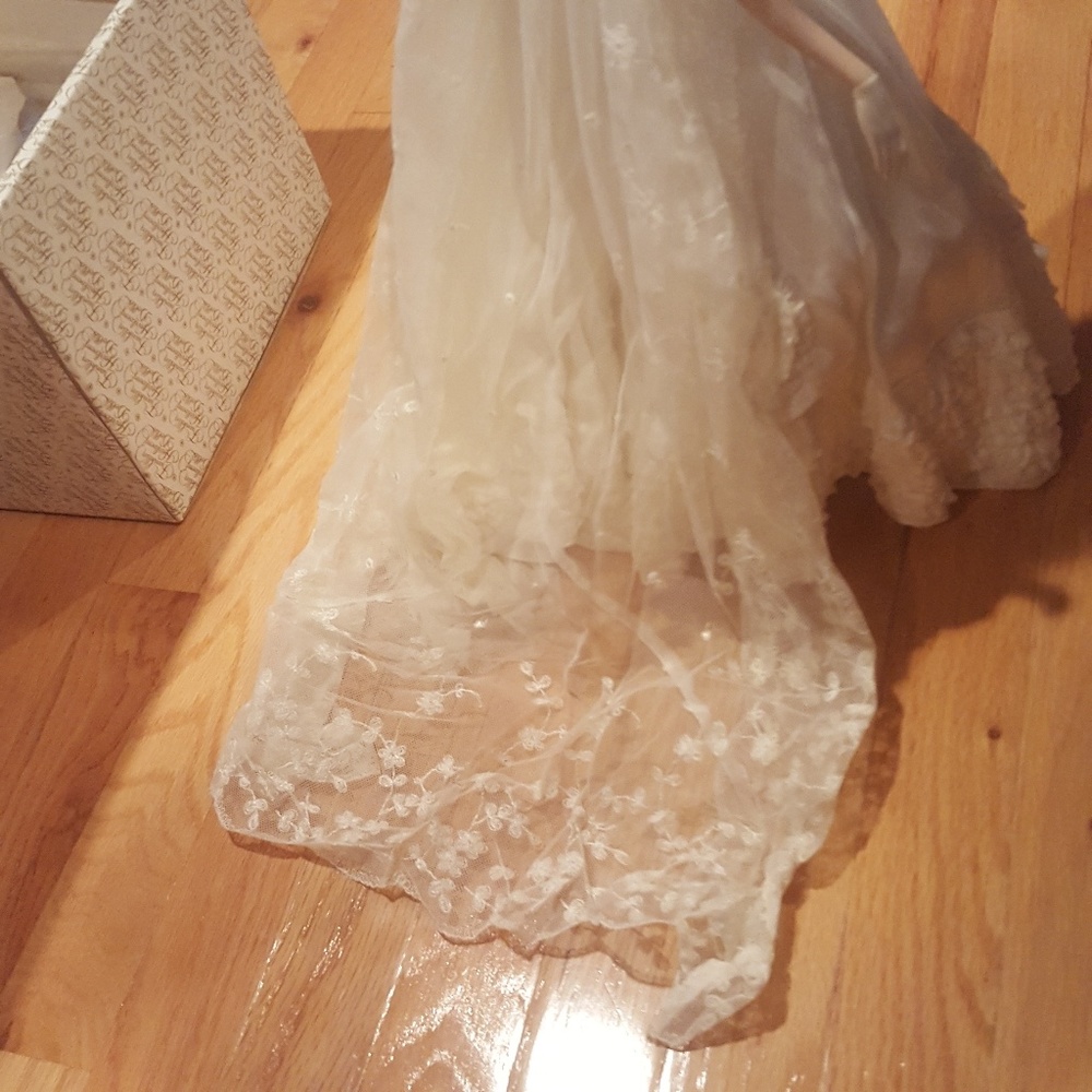 Collectible Jacqueline Kennedy wedding doll - Picture 4 of 7