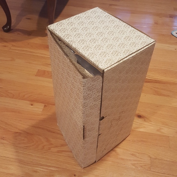 Collectible Jacqueline Kennedy wedding doll - Picture 6 of 7