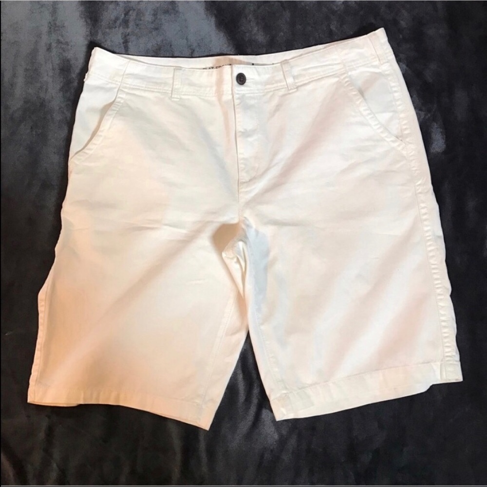 Men's Urban Pipeline Flat Front Shorts 40w. ed1