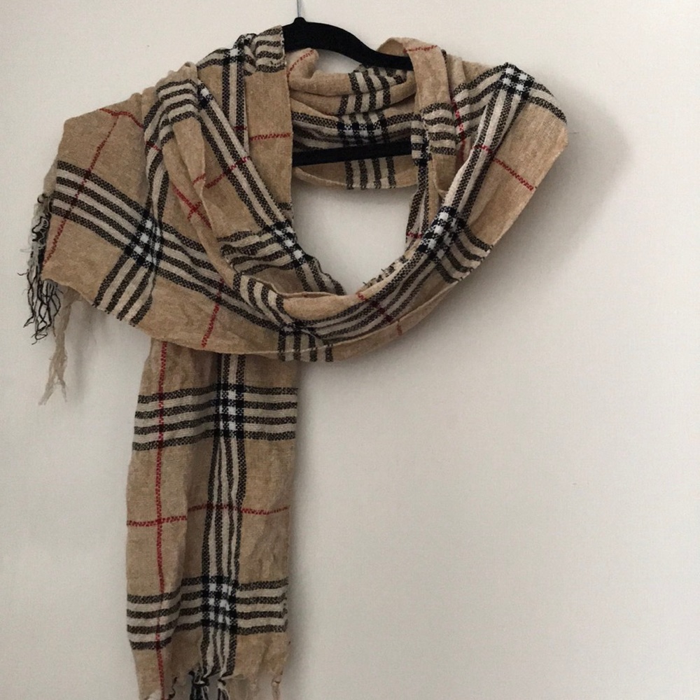 Plaid design scarf