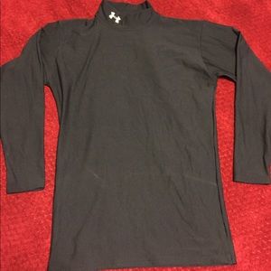 Black Underarmour XL fitted shirt. Size XL.