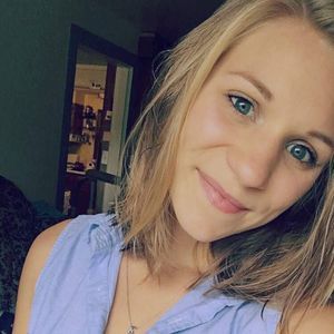 Meet your Posher, Corrine