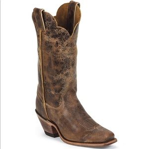 Justin Distressed Cowboy boot