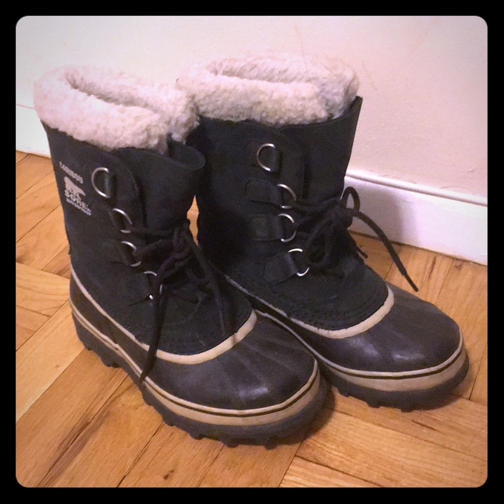Sorel caribou size 6 boots