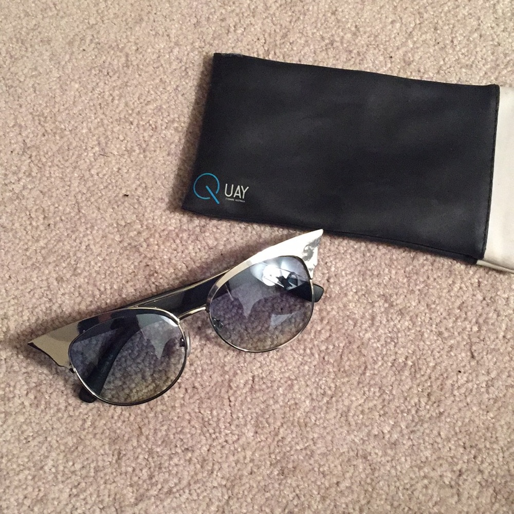 Quay Australia Ziggi sunglasses in silver