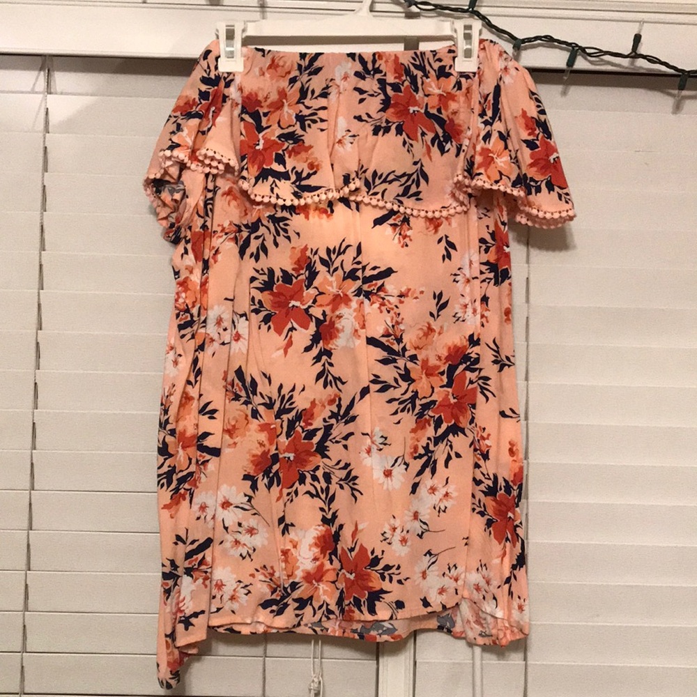 Cropped shoulder shirt