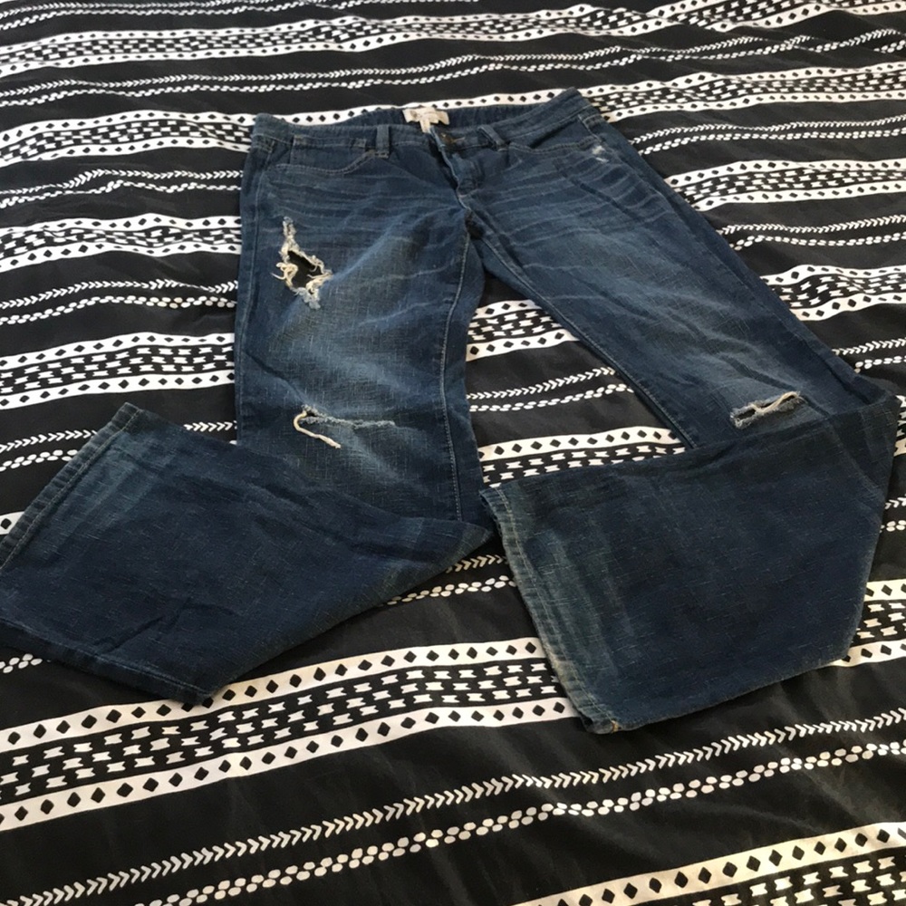 👖 BCBG Distressed Generation 👖 - Picture 3 of 8