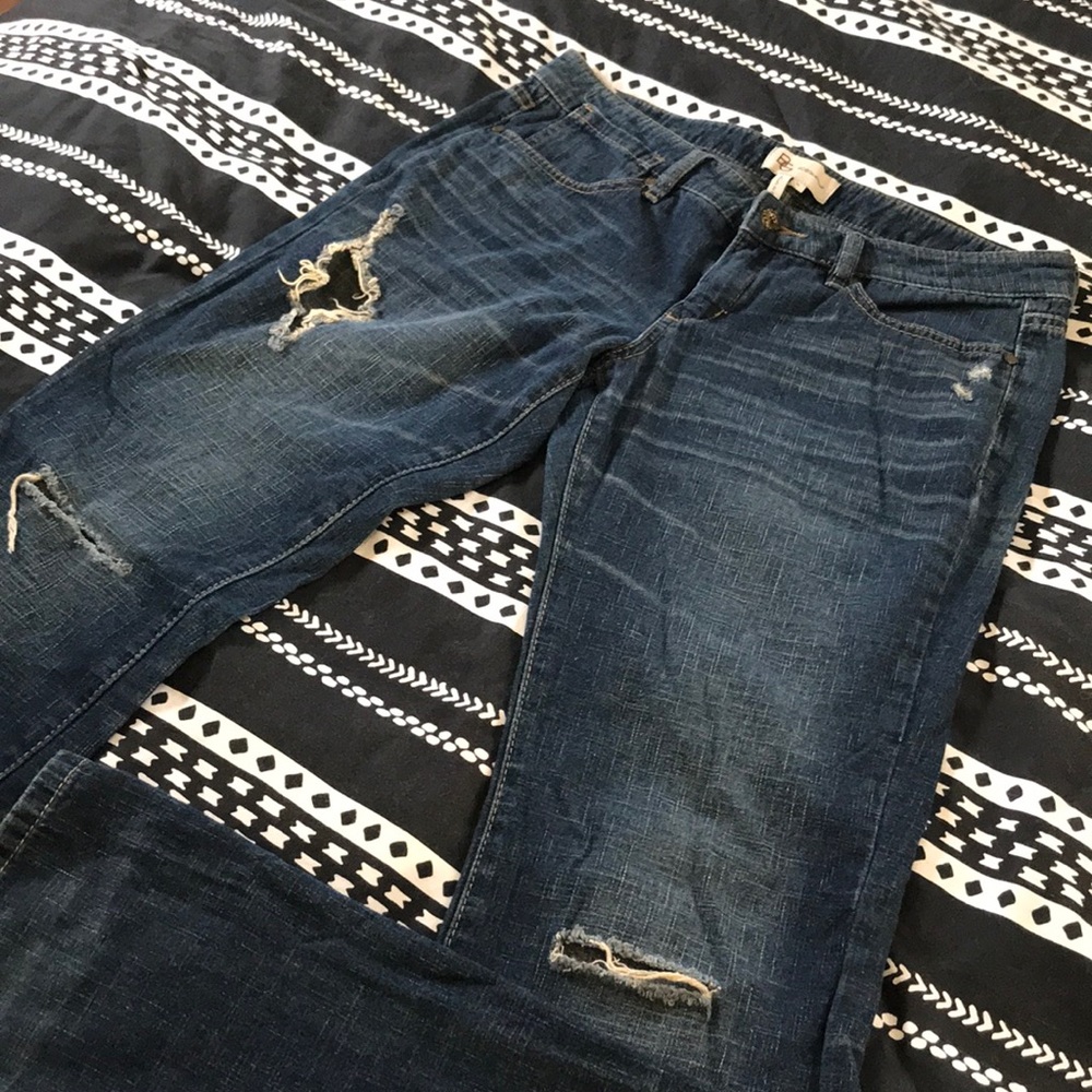 👖 BCBG Distressed Generation 👖 - Picture 4 of 8