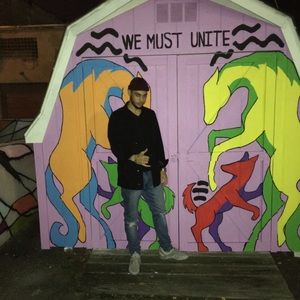 Meet your Posher, Joshua