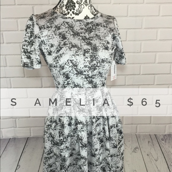 LuLaRoe Dresses & Skirts - LuLaRoe Amelia Dress Small
