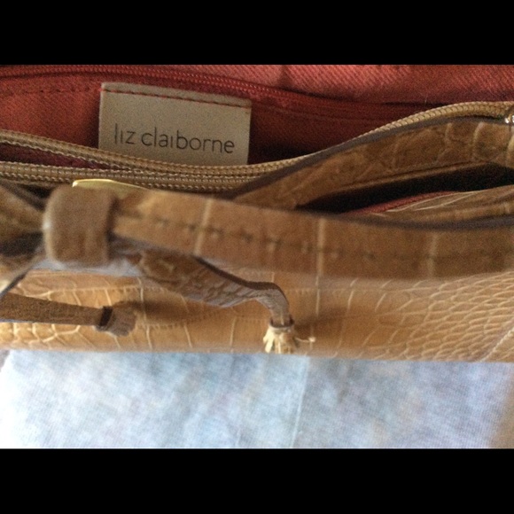 Liz Claiborne Crock-like Skin Purse - Picture 2 of 2