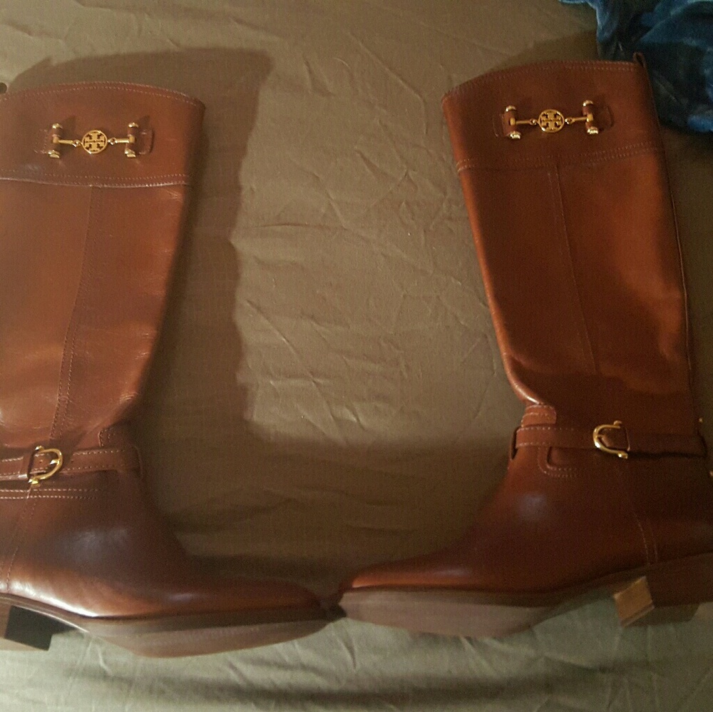 8 1/2 beautiful fashion leather boots