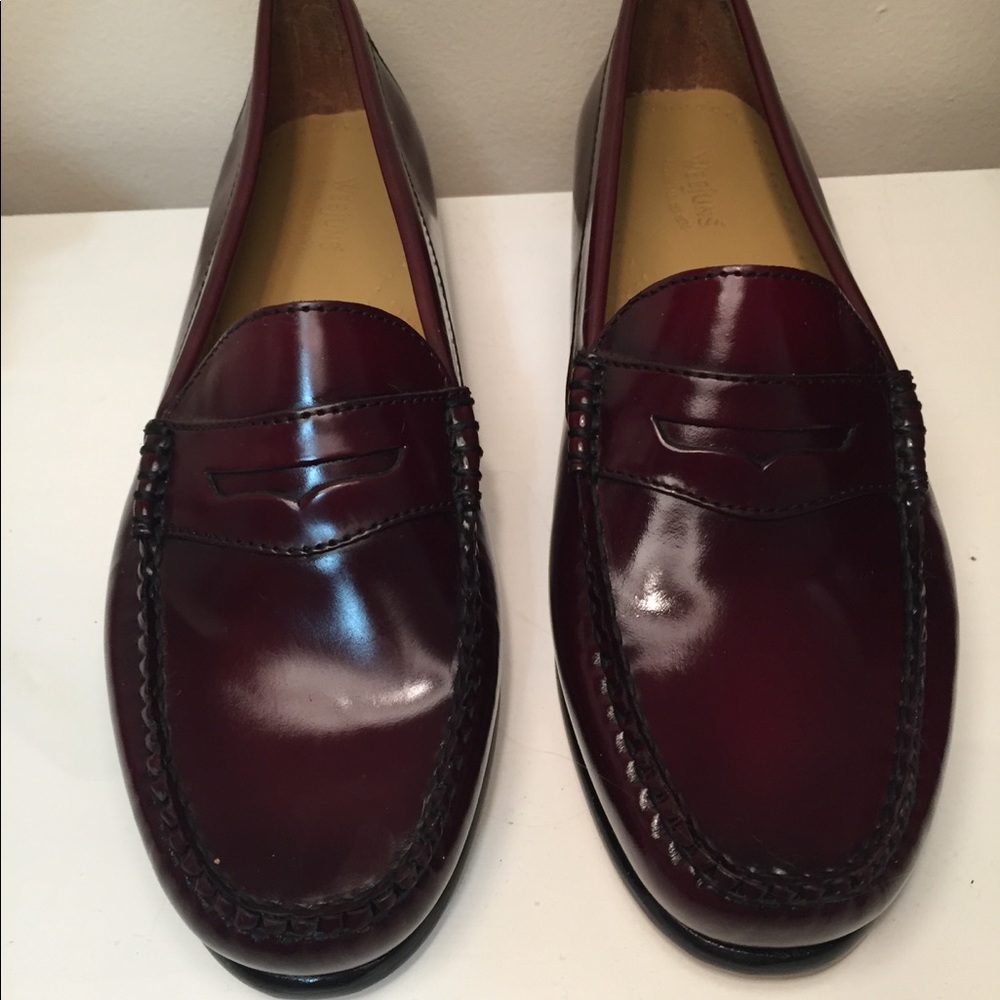 Bass Weejuns Penny Loafer in Burgundy size 8.5