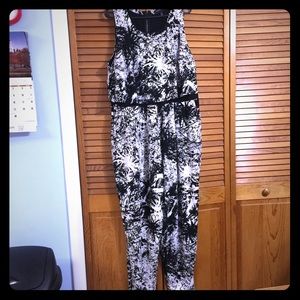 Sleeveless jumpsuit