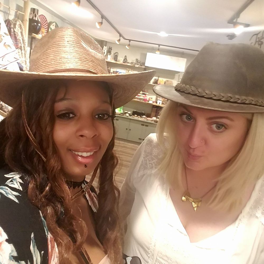 Meet your Posher, Shica